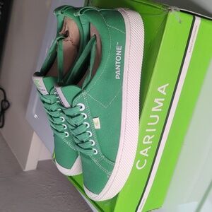 Cariuma (Green Canvas/White Sole) 10M/11.5W